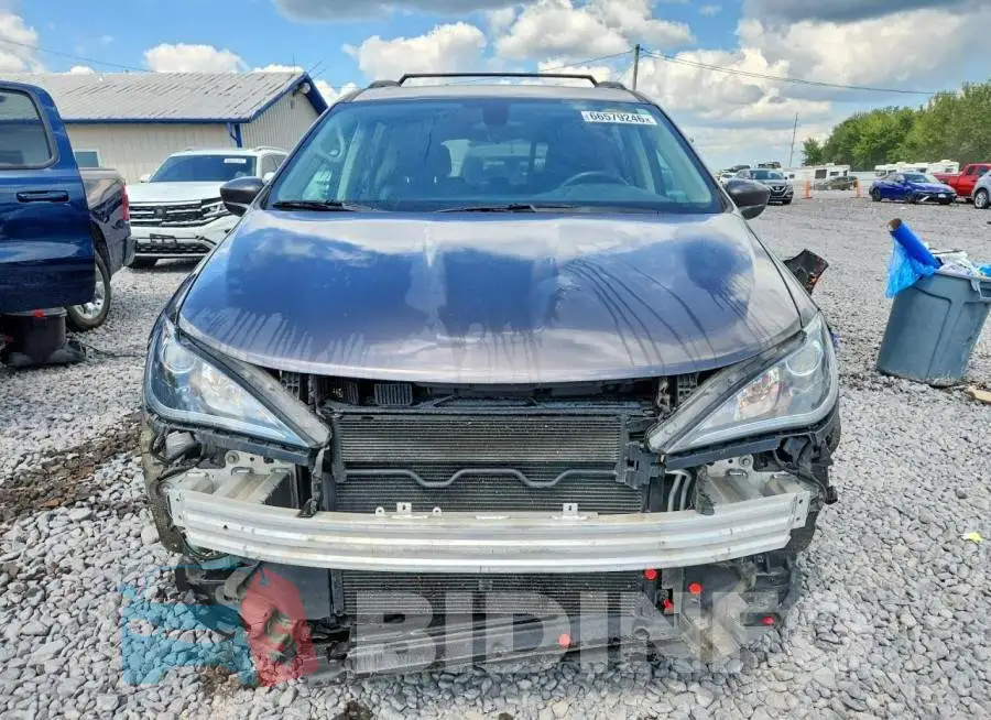 2C4RC1BG9HR511464 Photo# 5
