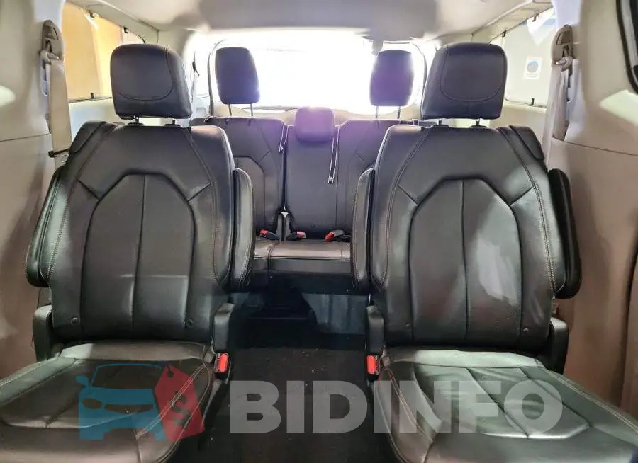 2C4RC1BGXLR279546 Photo# 10