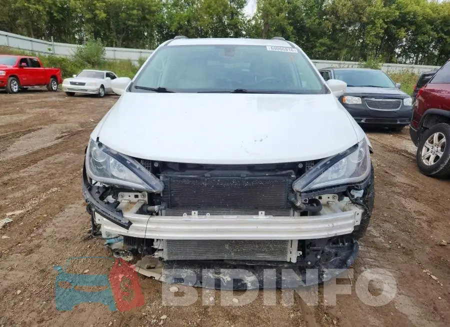 2C4RC1H72JR356317 Photo# 5