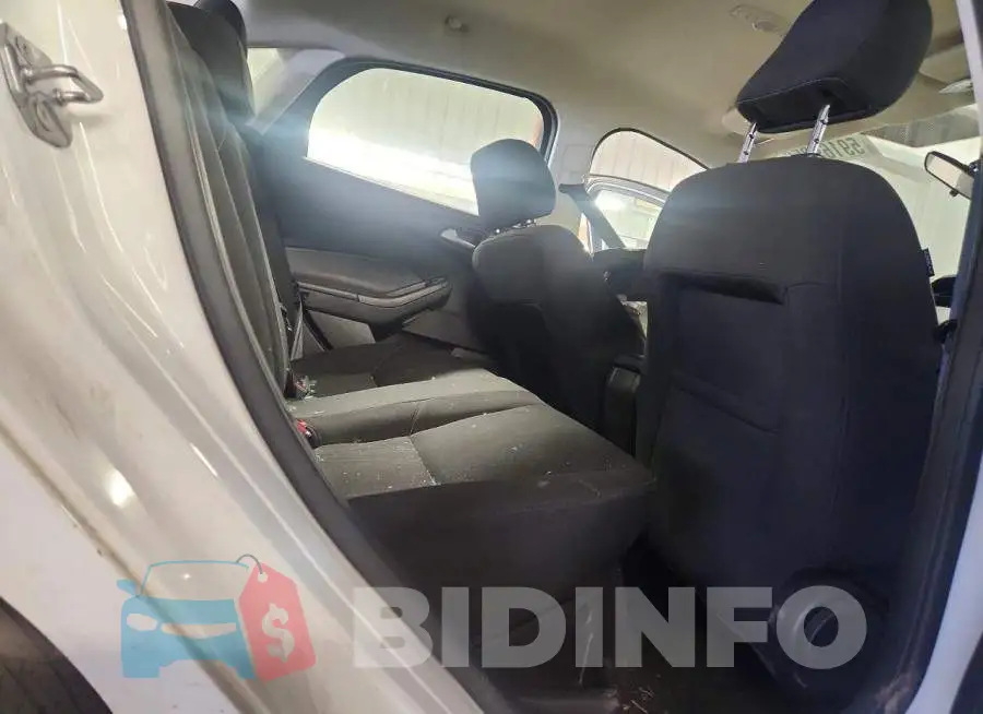 1FADP3F27JL328061 Photo# 10