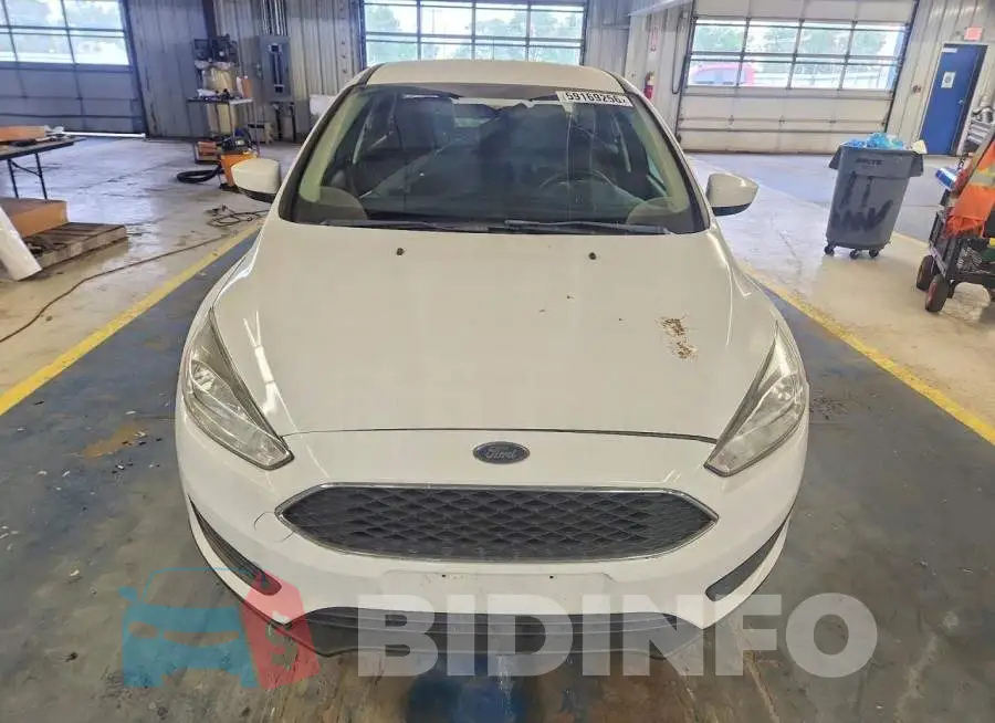 1FADP3F27JL328061 Photo# 5