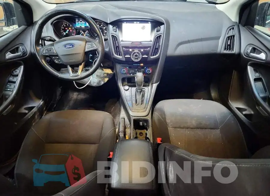 1FADP3M22HL257400 Photo# 8