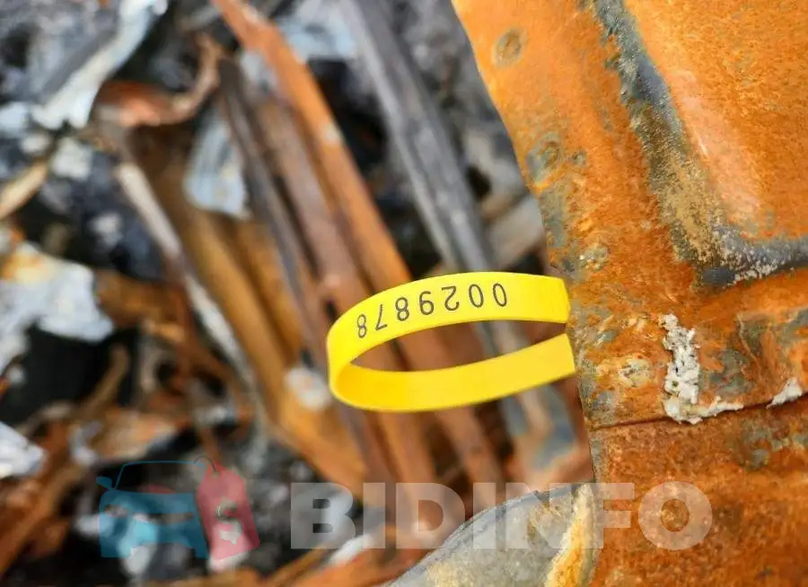 1FMCU0GD8HUE39022 Photo# 12