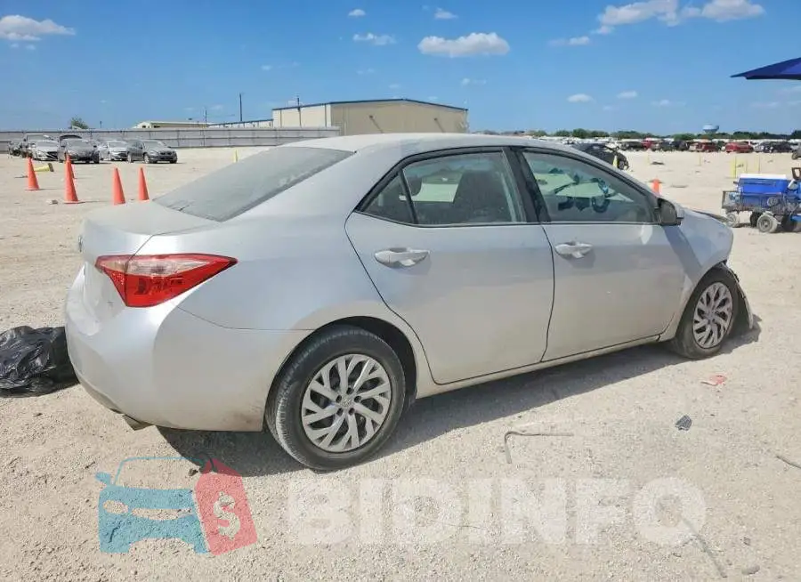2T1BURHE4JC068956 Photo# 3