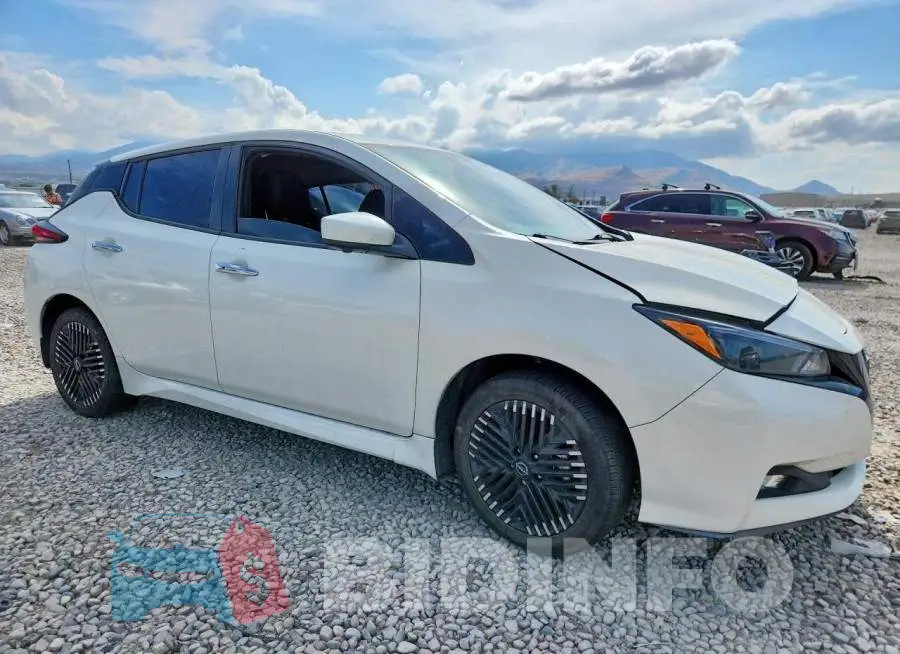 1N4CZ1CV7PC560323 Photo# 4