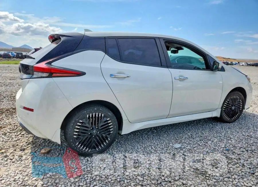 1N4CZ1CV7PC560323 Photo# 3