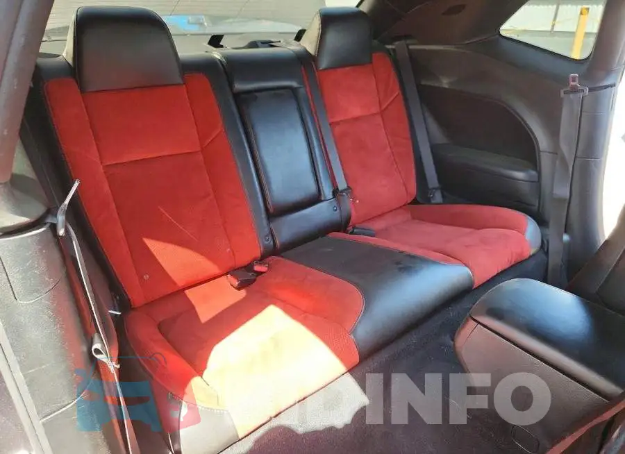 2C3CDZJG1KH747420 Photo# 10