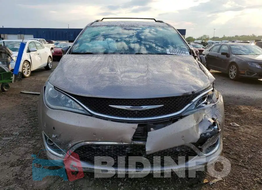2C4RC1EG4HR684143 Photo# 5