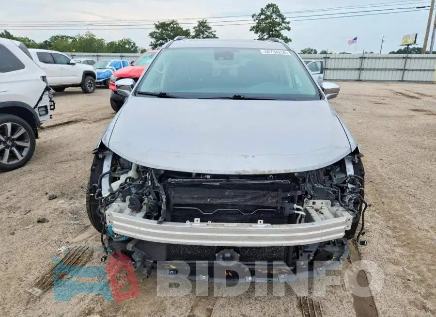 2C4RC1GG9HR744172 Photo# 5