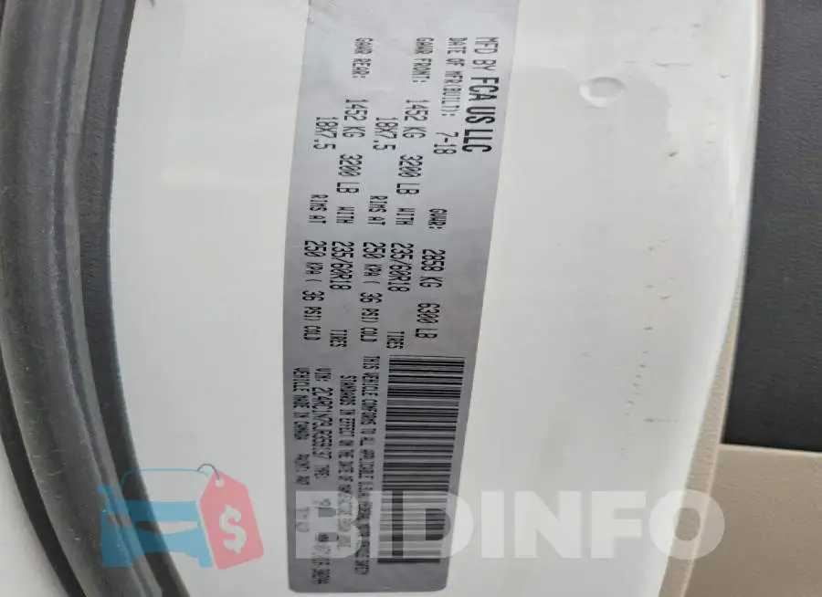2C4RC1N79JR359137 Photo# 13