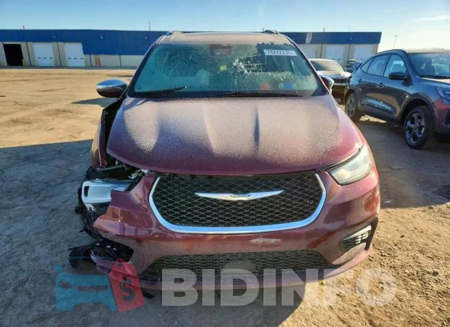 2C4RC3GG8MR557544 Photo# 5