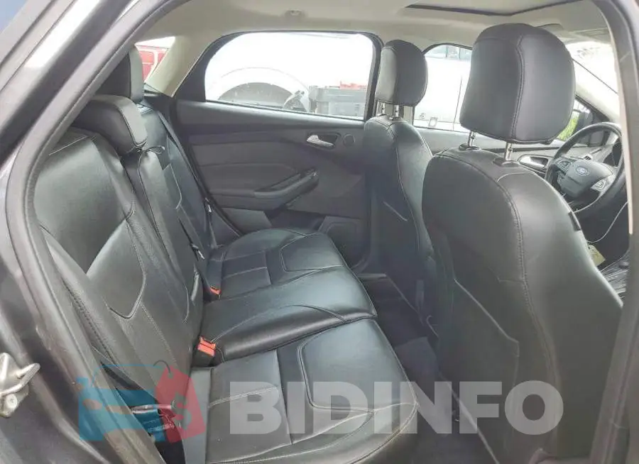 1FADP3N2XJL289581 Photo# 10