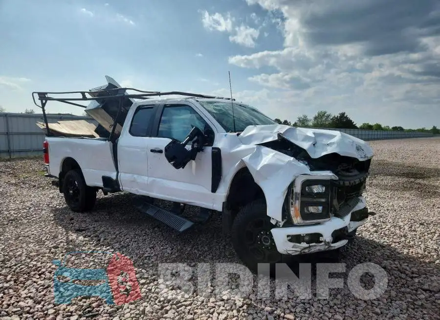1FT8X2BT7PED52197 Photo# 4