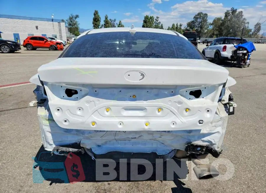 5XXGT4L31JG271667 Photo# 6