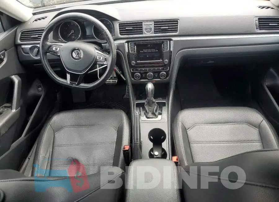 1VWDT7A36HC046269 Photo# 8