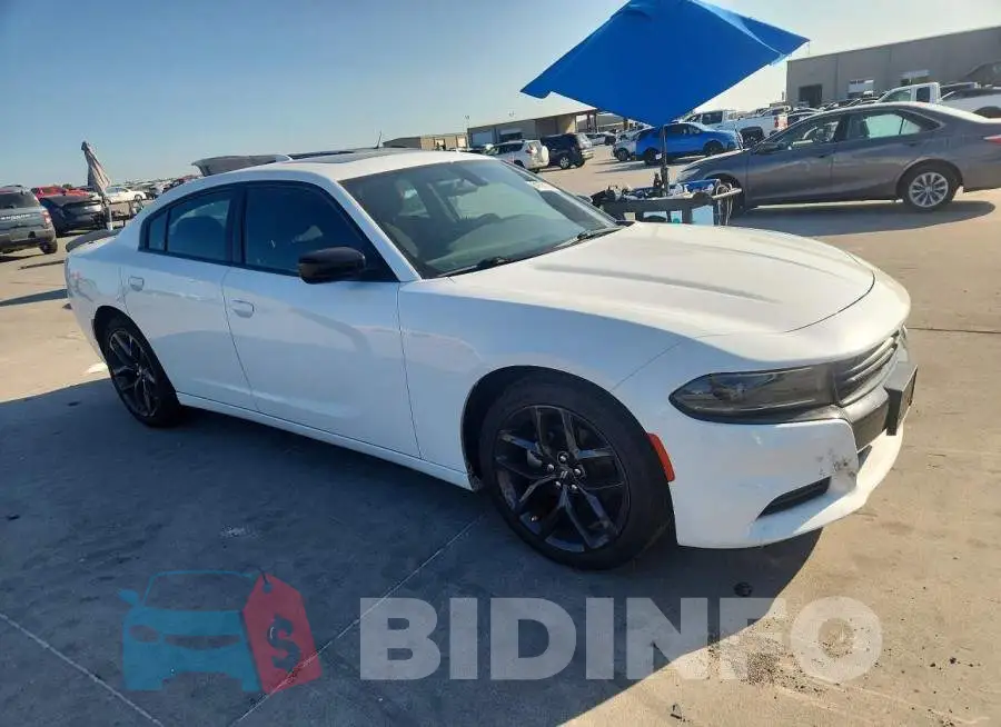 2C3CDXBGXPH589024 Photo# 4