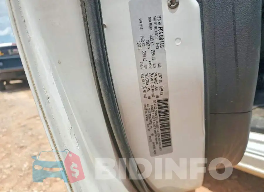 2C4RC1FGXKR702733 Photo# 14