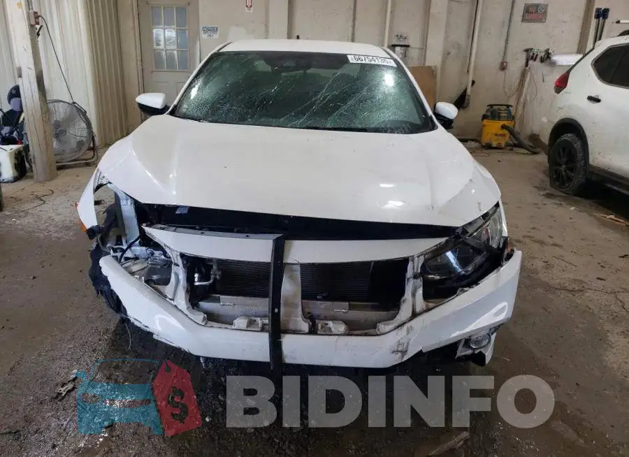 19XFC2F82LE025827 Photo# 5