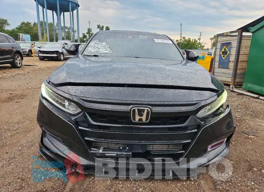 1HGCV2F60JA042817 Photo# 5