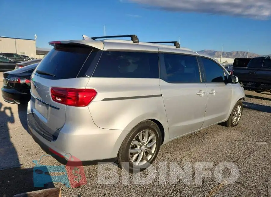 KNDMB5C15L6638792 Photo# 3