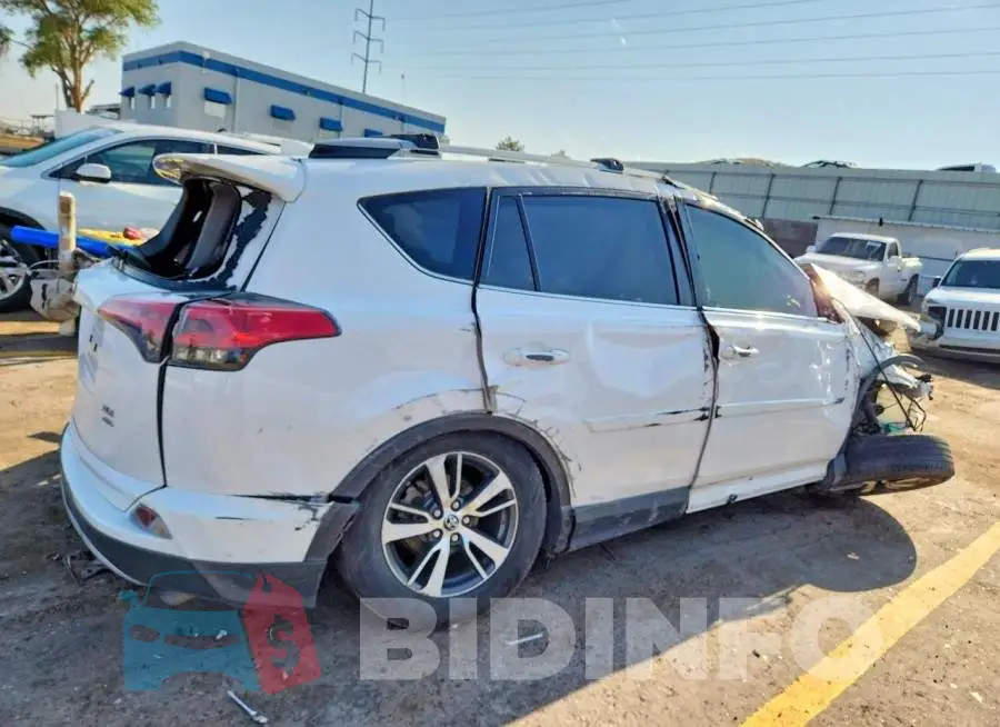 JTMRFREV8HD201549 Photo# 3