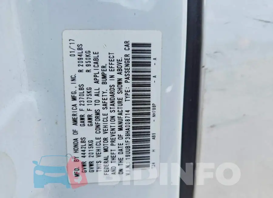 19UUB1F38HA008714 Photo# 12