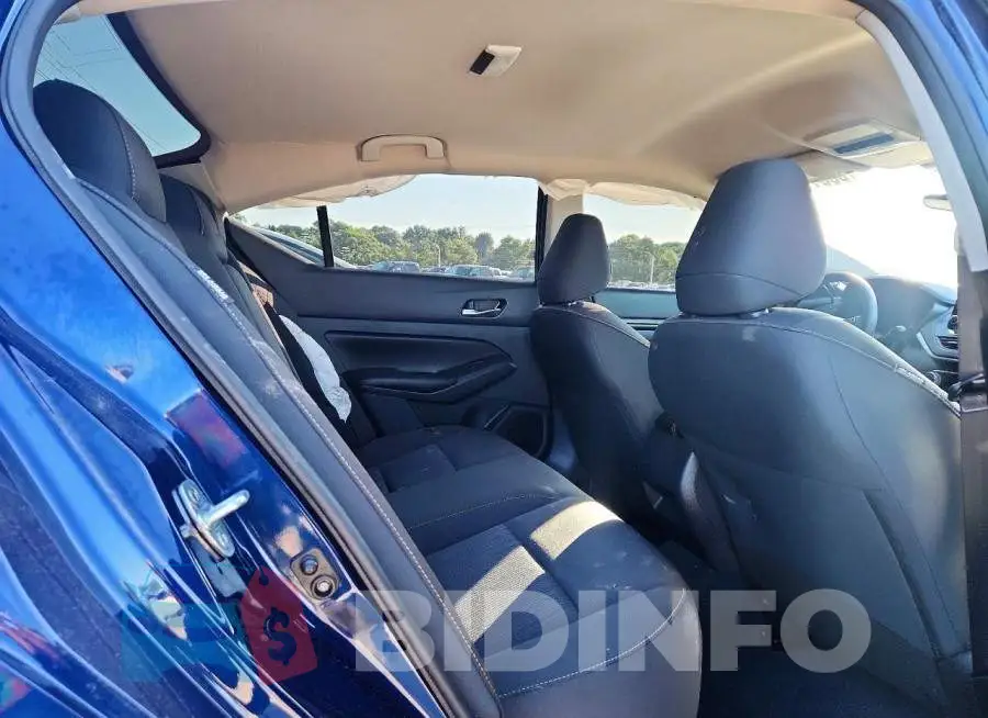 1N4BL4BV2NN402828 Photo# 10