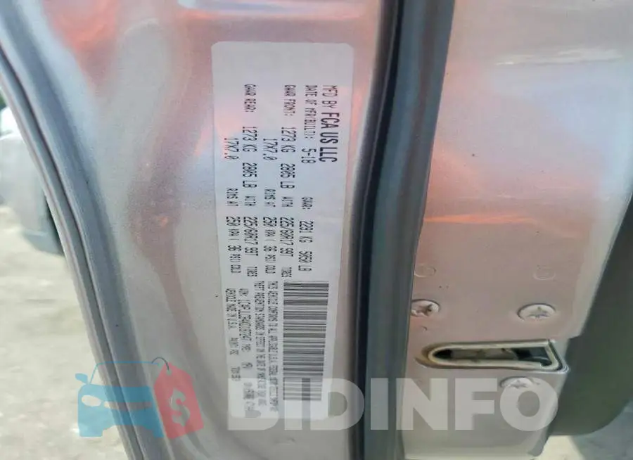 1C4PJLCB4KD187247 Photo# 13