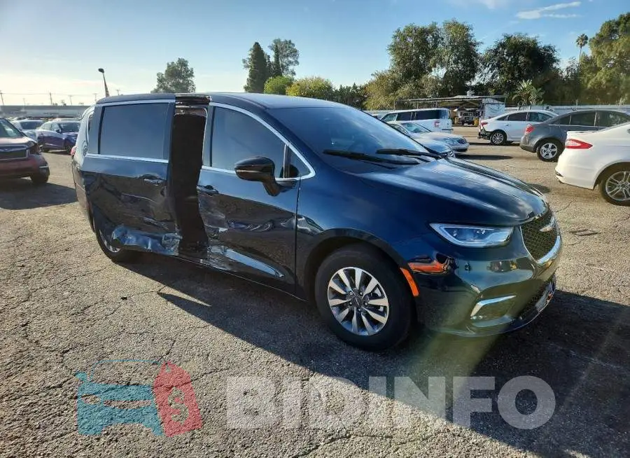 2C4RC1S74SR536361 Photo# 4