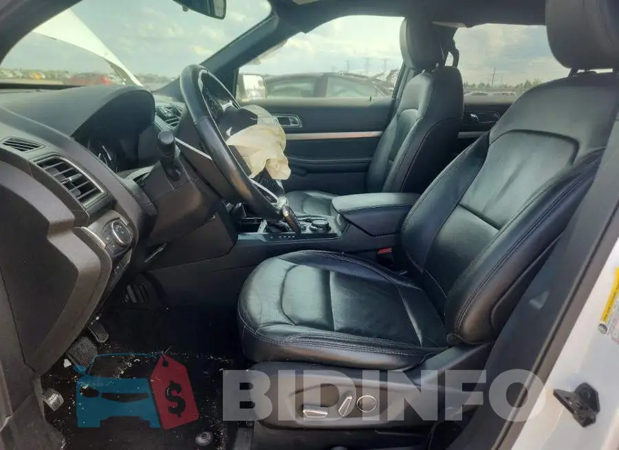 1FM5K8D80JGA18257 Photo# 7