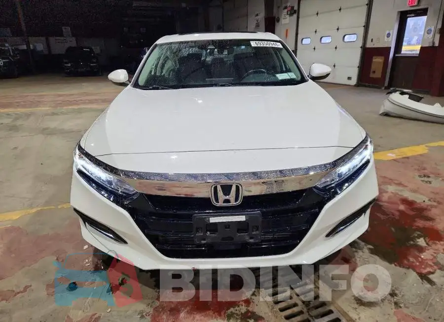 1HGCV1F68JA025094 Photo# 5