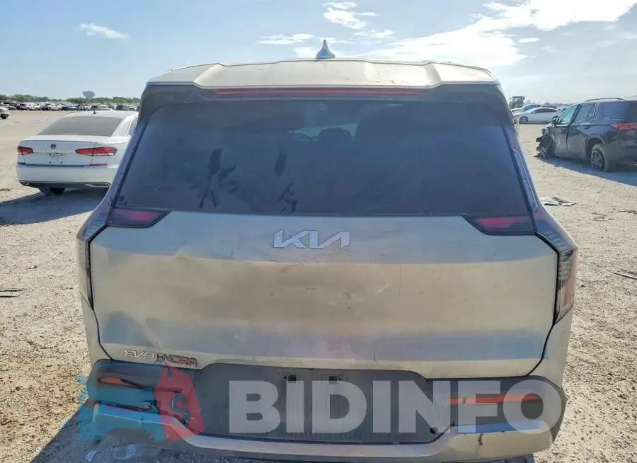 KNDAA5S20R6028131 Photo# 6