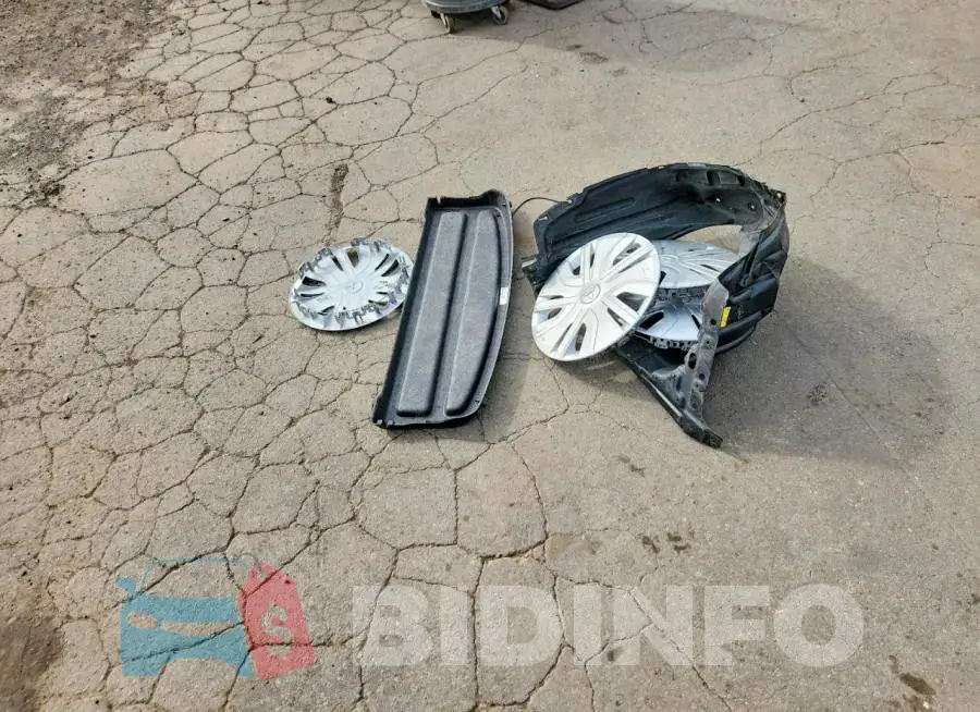 ML32AUHJ0RH015755 Photo# 12