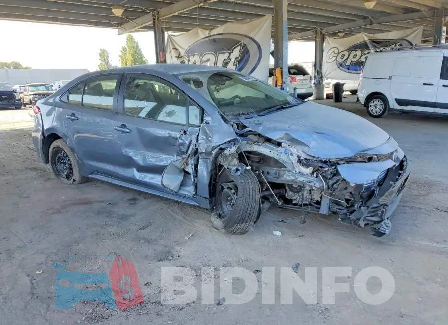 JTDBCMFE6T3130877 Photo# 4