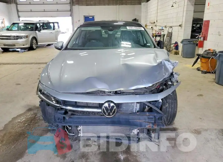 3VW7X7BU8SM102579 Photo# 5
