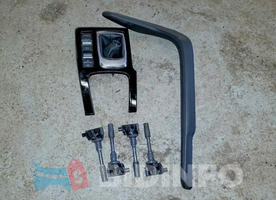 19UDE4G70SA009096 Photo# 12