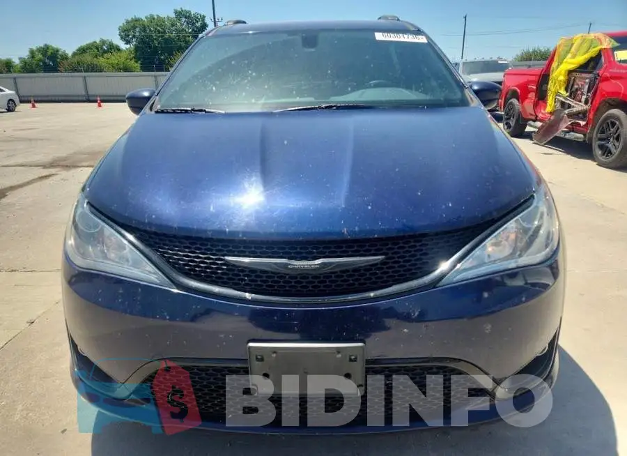 2C4RC1FG2JR352612 Photo# 5