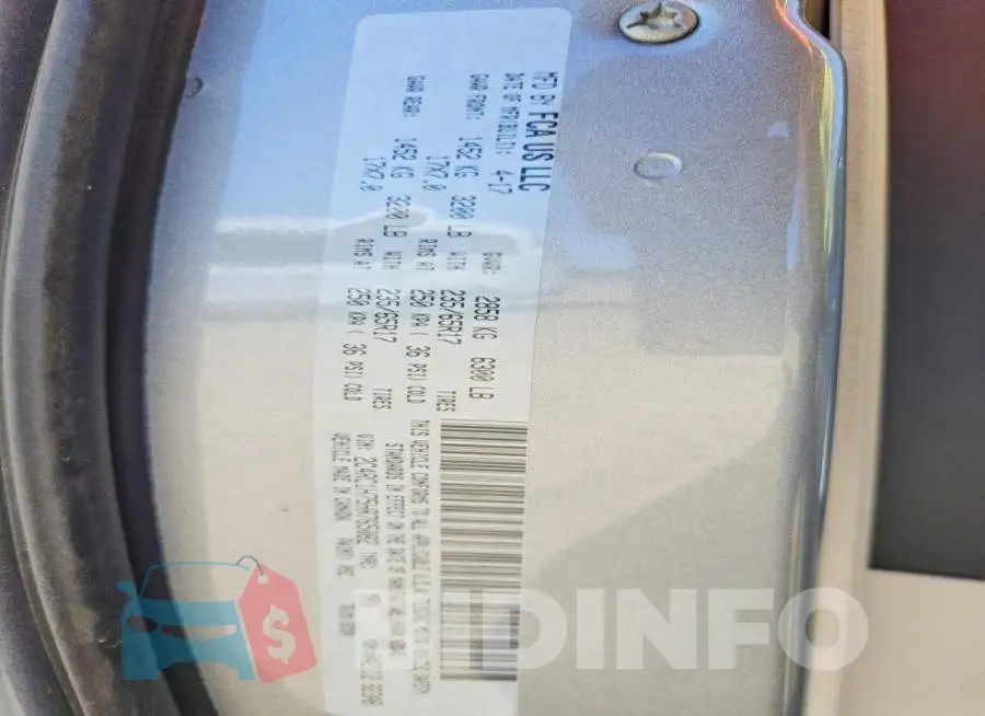 2C4RC1H75HR765082 Photo# 13