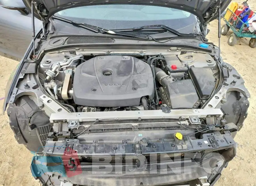 LVY982MK8JP026631 Photo# 11