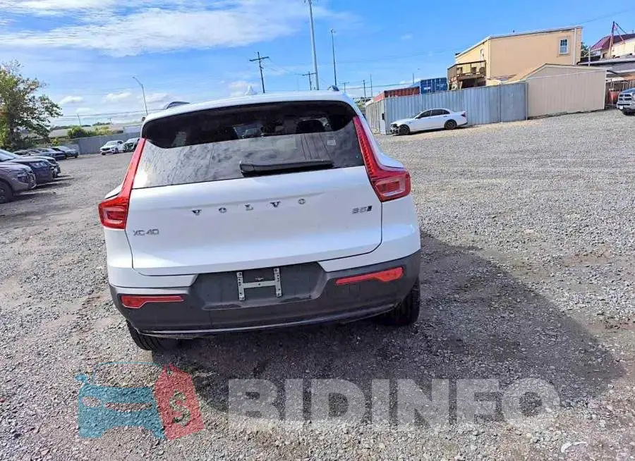 YV4L12UC2T2792779 Photo# 6