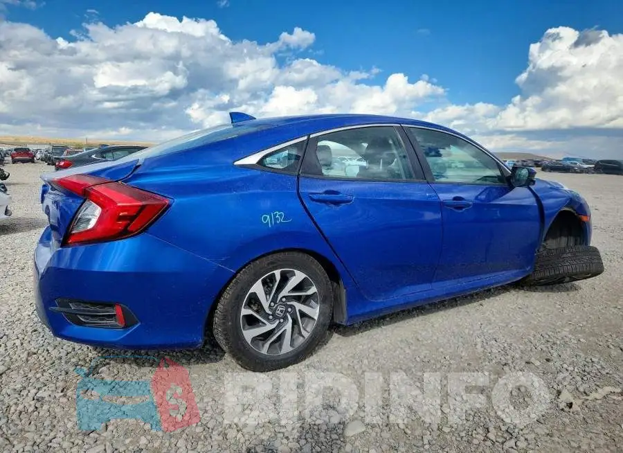 19XFC2F72JE018431 Photo# 3