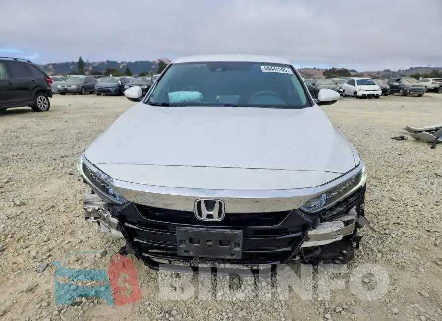 1HGCV3F13KA009287 Photo# 5