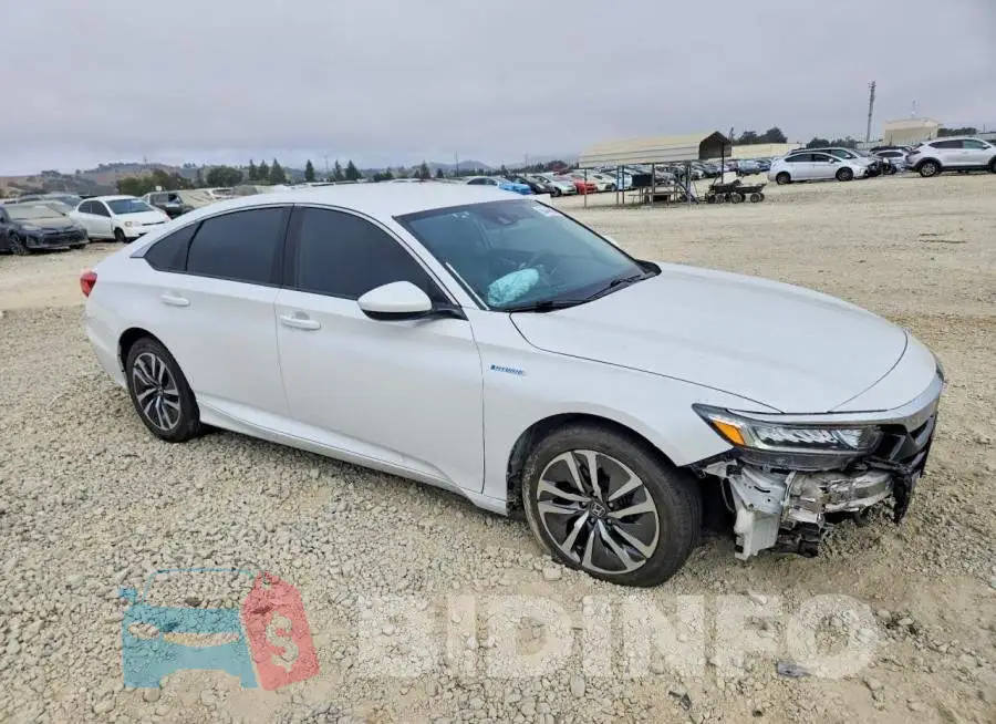 1HGCV3F13KA009287 Photo# 4