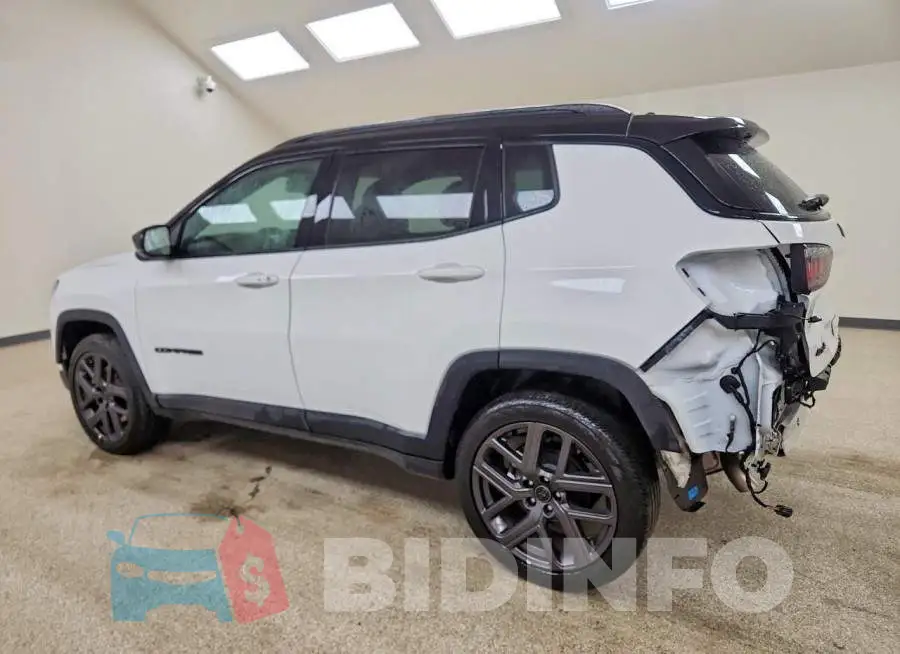 3C4NJDCN6TT270682 Photo# 2