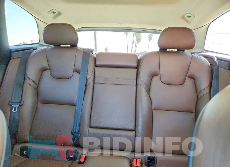 LYV102RK2KB238720 Photo# 10