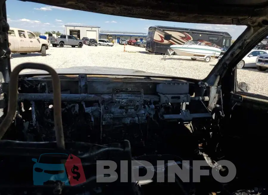 3C6UR5HL2JG145094 Photo# 8