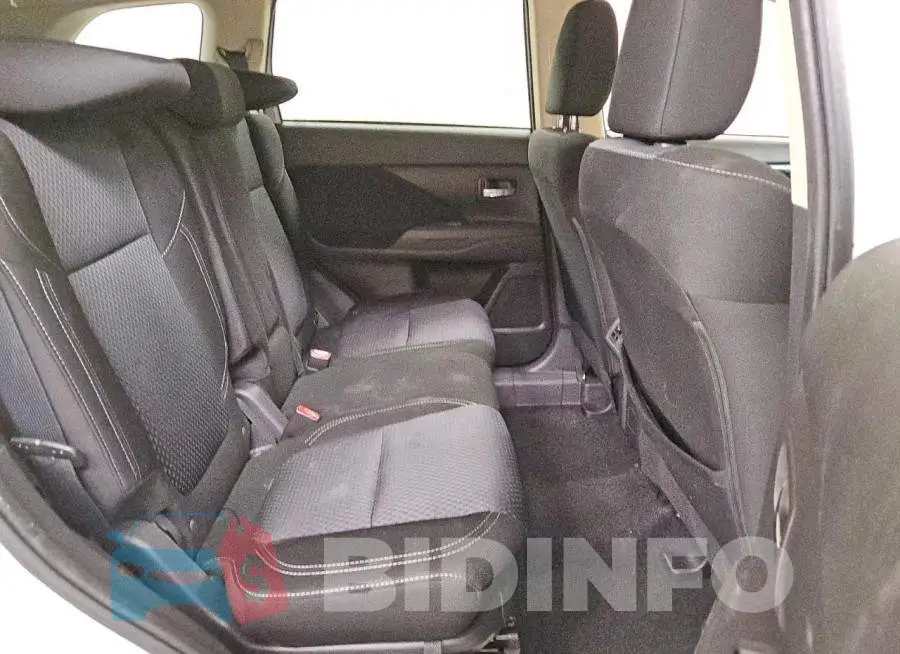 JA4AD2A36LZ018865 Photo# 11