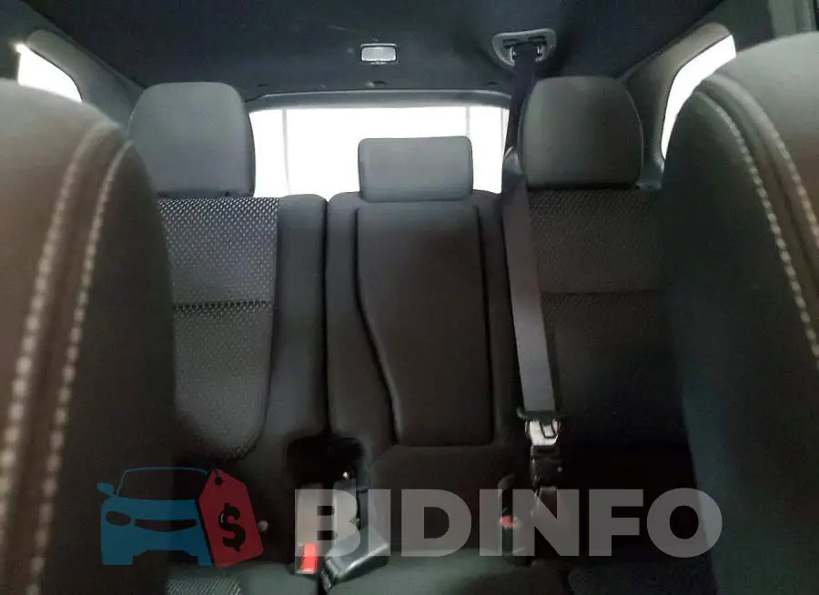 JA4AD3A33JZ050949 Photo# 10