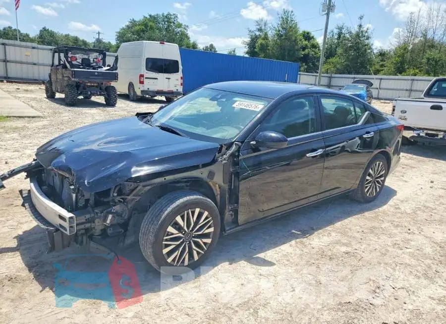 1N4BL4DV3PN359858 Photo# 1