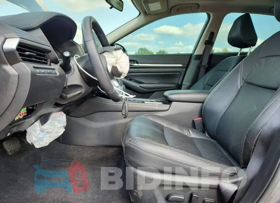 1N4BL4EW9RN333291 Photo# 7
